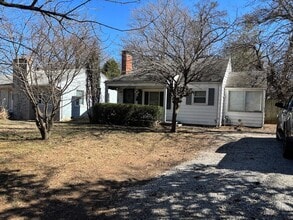 Building Photo - Bungalow Near MSU