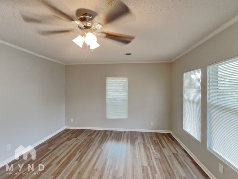 Building Photo - 214 Harrel St