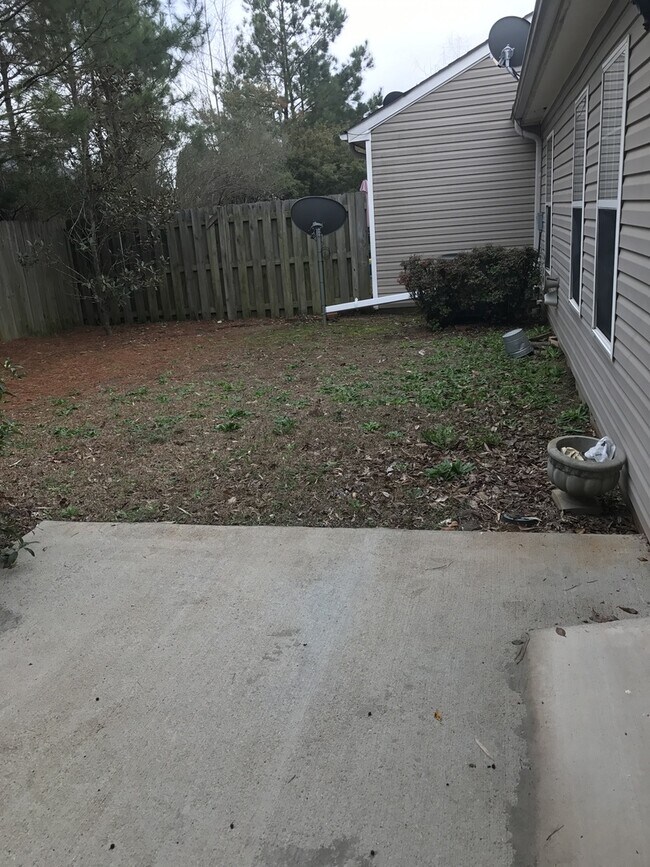 Building Photo - 2 Bed, 1 Bath Condo