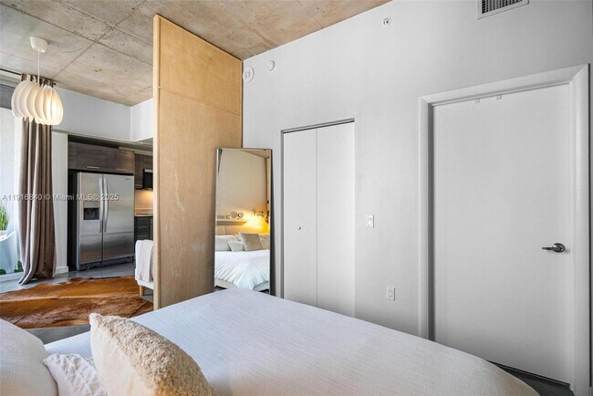 Building Photo - 151 SE 1st St