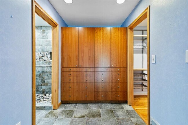 Building Photo - 755 Nile Dr
