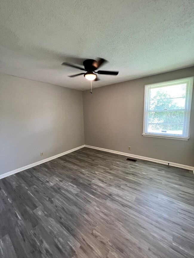 Building Photo - Remodeled home with Basement