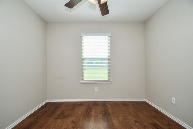 Building Photo - 1646 Perennial Ln