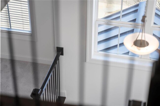 Building Photo - 1042 Winding Br Dr