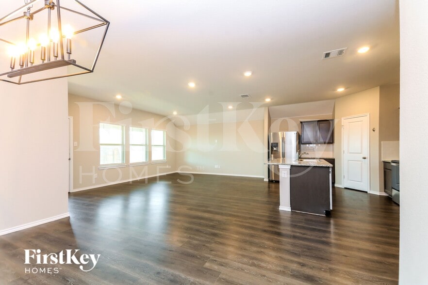 Building Photo - 406 Knapsack Ln