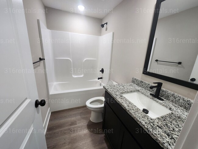 Building Photo - 5258 N Plumthicket St