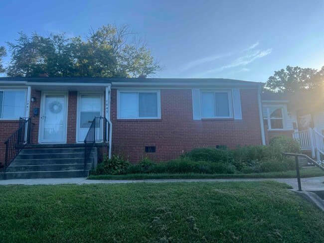 Primary Photo - 1843 Mimosa Dr