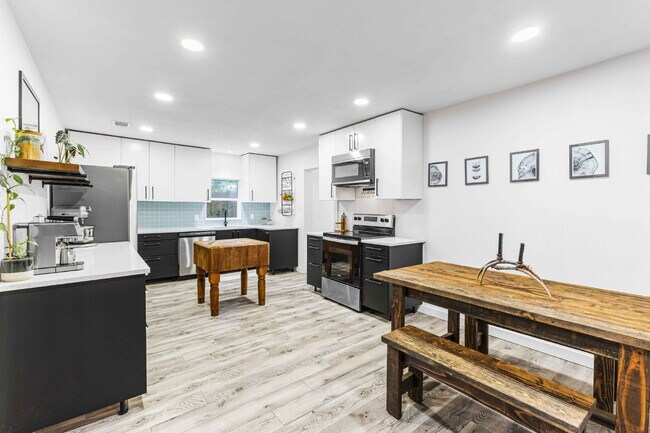 Building Photo - Timeless Charm Meets Modern Comfort in Brookview