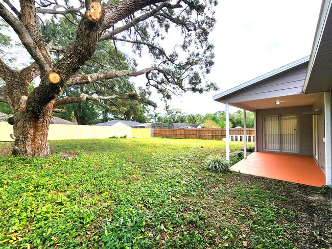 Building Photo - Quiet Neighborhood; Fenced-in Yard, Covere...