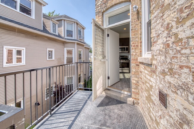 Building Photo - 1921 W Summerdale Ave