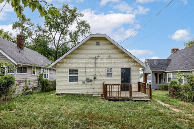 Building Photo - 6215 S Benton Ave