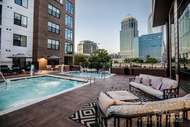 Building Photo - 101 W Morehead St