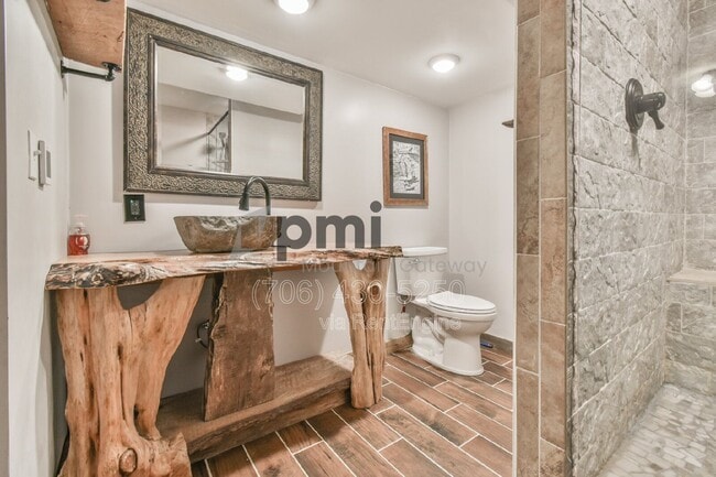 Building Photo - 230 Silver Maple Ln