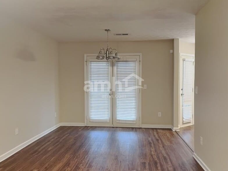 Building Photo - 3052 Lake Park Trail