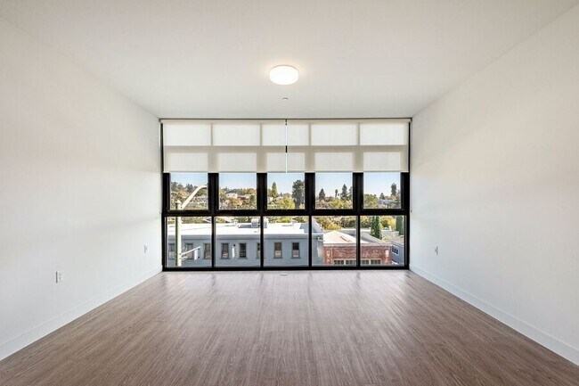 Building Photo - 4435 Piedmont Ave