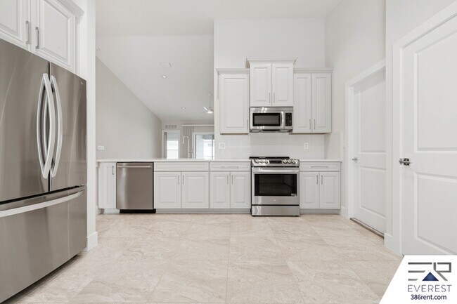 Building Photo - 22 Woodlyn Ln