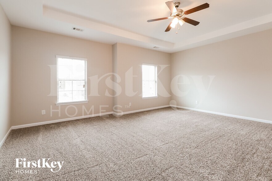 Building Photo - 175 Craines View