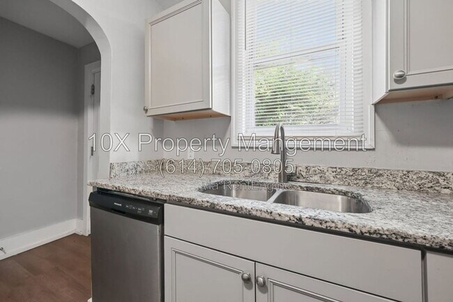 Building Photo - 1088 Siebert St