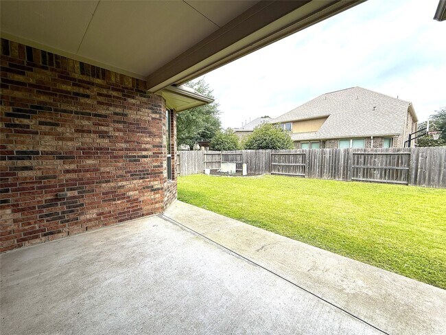Building Photo - 27610 Dalton Bluff Ct
