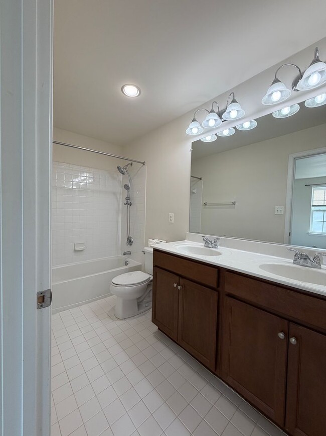 Building Photo - 43561 Marguerite Way