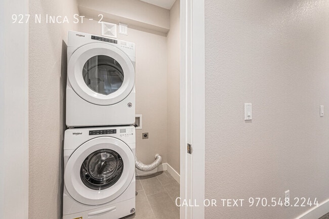 Building Photo - 927 N Inca St