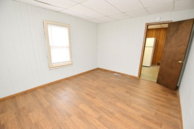 Building Photo - Cute 3 Bedroom Mishawaka Home for Rent