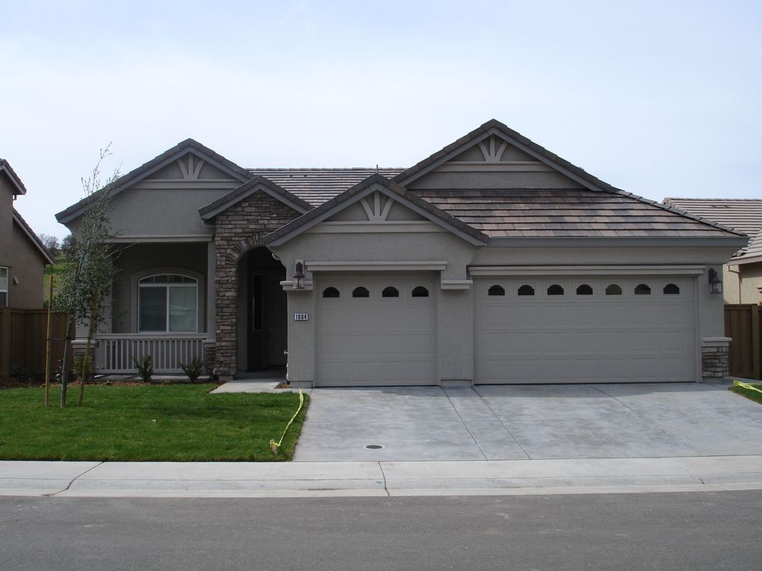 Building Photo - 1004 Hildebrand Cir