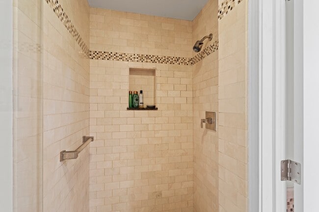 Building Photo - 200 N Swall Dr