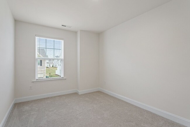Building Photo - Beautiful 3-Bedroom Home in Desirable Clayton Community | Modern Finishes & Great Location