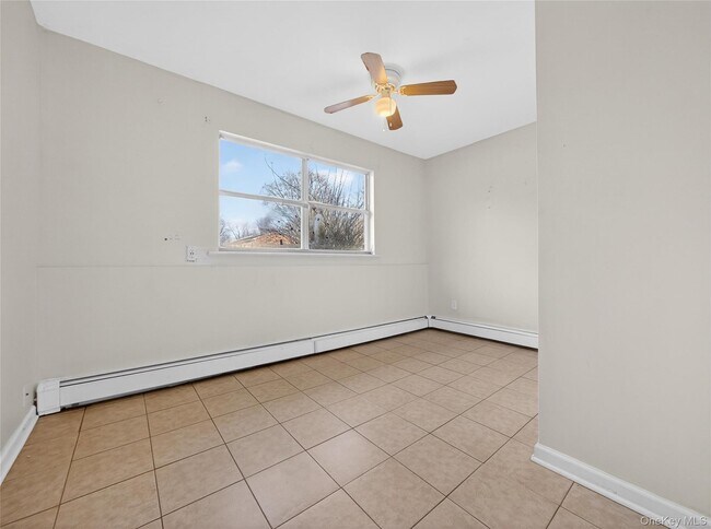 Building Photo - 14 Michele Ct