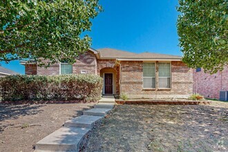 Building Photo - Charming Three-Bedroom Home in the Heart o...