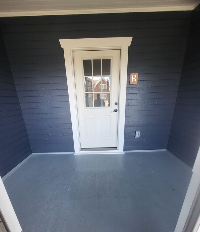 Building Photo - Khara, J - 1208 #B