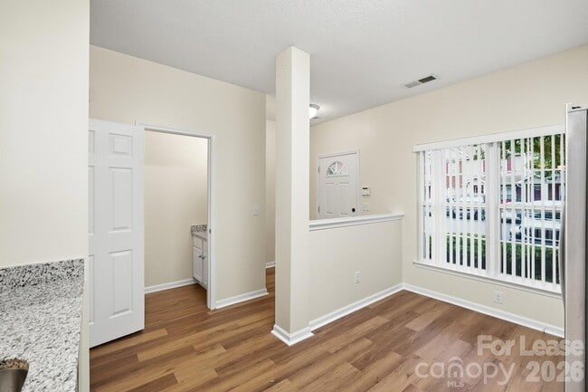 Building Photo - 8031 Stoneham Ct