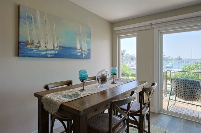 Building Photo - Spectacular 2 Bd/2Ba Glorietta Bay Condo.