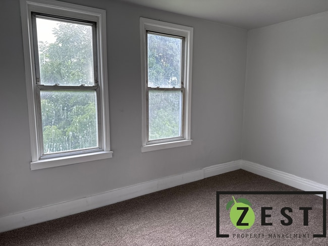 Building Photo - Beautifully Remodeled Home!