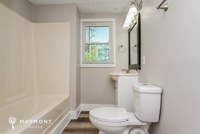 Building Photo - 422 Hawthorne Cir