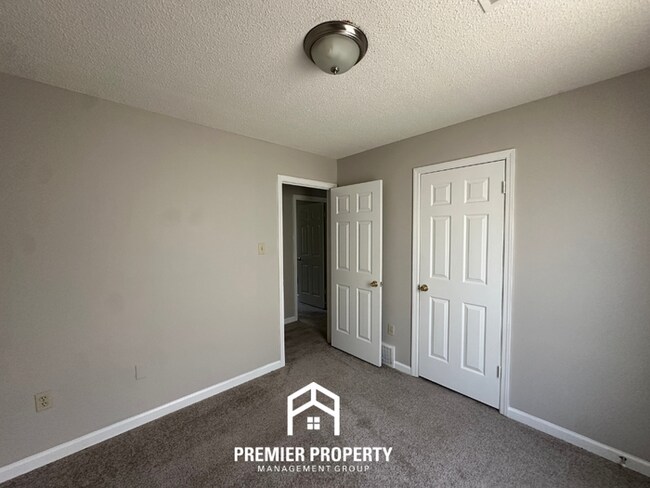 Building Photo - 3BR/2BA Cordova Rental with High Ceilings, Tile Kitchen Flooring & Fireplace