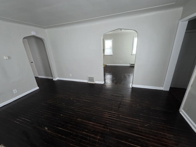 Building Photo - 16672 Lauder St