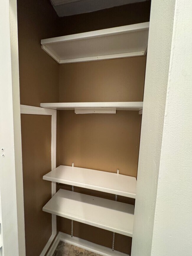 Building Photo - Black Mountain Gem Near Lake Tomahawk!