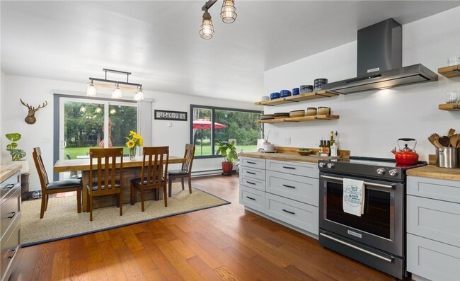 Building Photo - $1000 Rent Credit with 12 Month Lease! Spa...