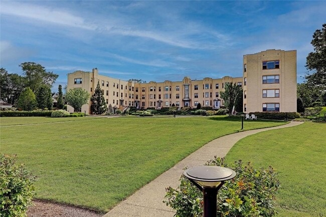 Building Photo - 1180 Narragansett Blvd