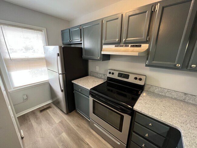 Building Photo - 3 Bedroom Townhouse Near Downtown Durham