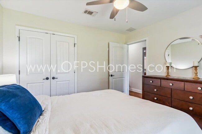 Building Photo - 8170 Tavira St