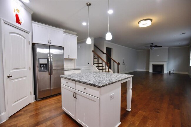 Building Photo - 4358 Mantova Dr NE