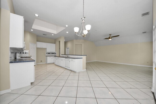 Building Photo - 10214 White Oak Trail Ln