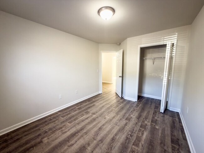 Building Photo - Beautiful Home with Fenced Backyard Near UGA Vet School