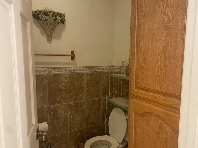 Building Photo - "Modern 5-Bedroom Sanctuary with 3 Baths and 4,353 Sq Ft of Comfort in San Bernardino!"