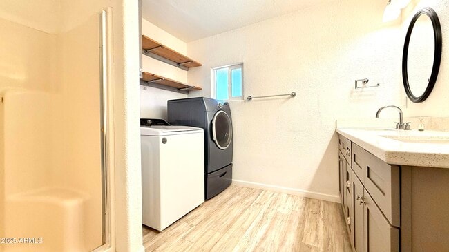 Building Photo - 4518 W Crivello Ave