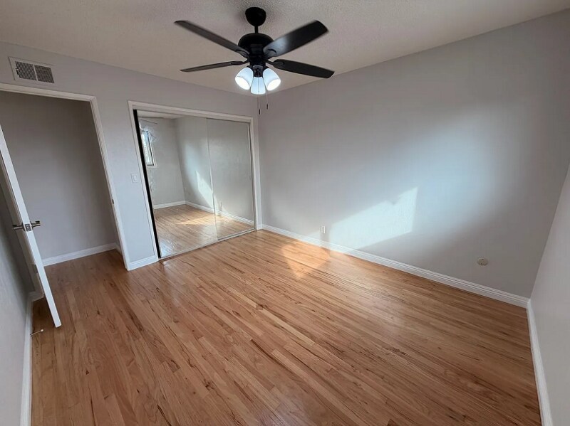 Building Photo - 5373 Cumberland Dr