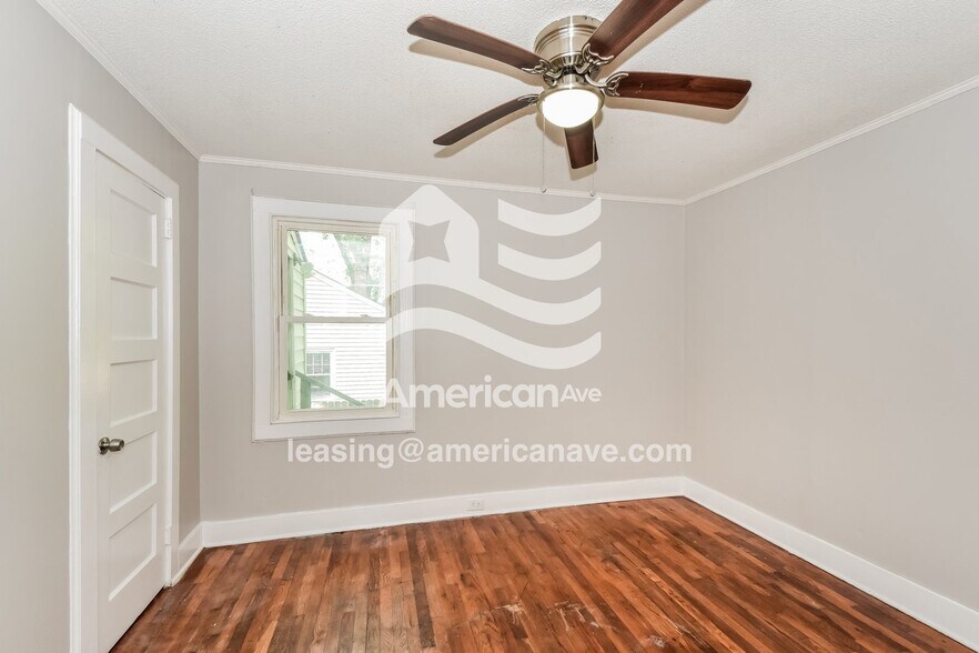 Building Photo - 302 Arbor Dr